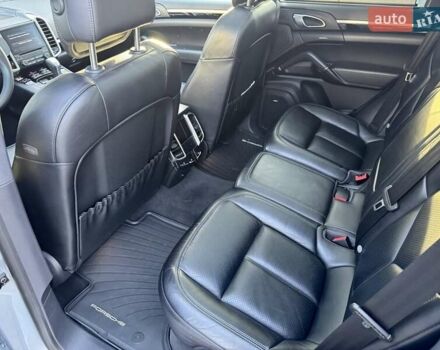 Порше Каен 2017 в Киеве на Automoto.ua Серый Порше Каен, объемом двигателя 3.6 л и пробегом 130 тыс. км за 33999 $, фото 25 на Automoto.ua