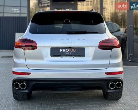 Порше Каен 2017 в Киеве на Automoto.ua Серый Порше Каен, объемом двигателя 3.6 л и пробегом 130 тыс. км за 33999 $, фото 11 на Automoto.ua