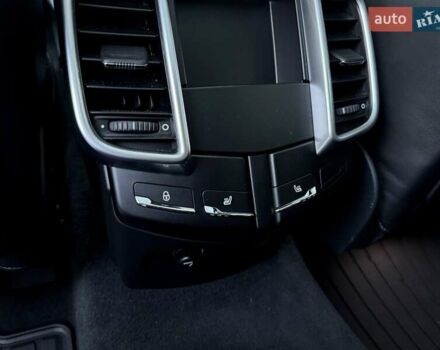 Порше Каен 2017 в Киеве на Automoto.ua Серый Порше Каен, объемом двигателя 3.6 л и пробегом 130 тыс. км за 33999 $, фото 29 на Automoto.ua