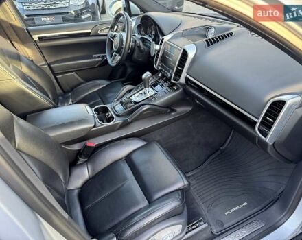 Порше Каен 2017 в Киеве на Automoto.ua Серый Порше Каен, объемом двигателя 3.6 л и пробегом 130 тыс. км за 33999 $, фото 31 на Automoto.ua