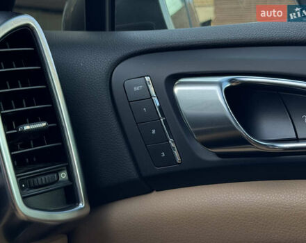 Сірий Порше Cayenne, об'ємом двигуна 3.6 л та пробігом 61 тис. км за 29900 $, фото 23 на Automoto.ua