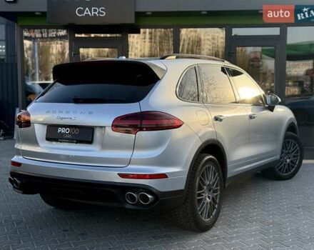 Порше Каен 2017 в Киеве на Automoto.ua Серый Порше Каен, объемом двигателя 3.6 л и пробегом 130 тыс. км за 33999 $, фото 10 на Automoto.ua