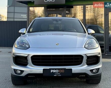 Порше Каен 2017 в Киеве на Automoto.ua Серый Порше Каен, объемом двигателя 3.6 л и пробегом 130 тыс. км за 33999 $, фото 3 на Automoto.ua
