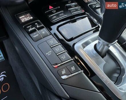 Порше Каен 2017 в Киеве на Automoto.ua Серый Порше Каен, объемом двигателя 3.6 л и пробегом 130 тыс. км за 33999 $, фото 32 на Automoto.ua