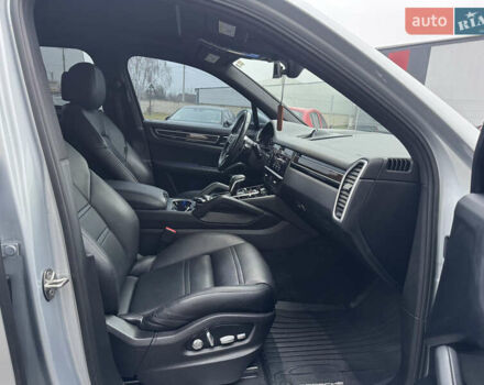 Сірий Порше Cayenne, об'ємом двигуна 3 л та пробігом 149 тис. км за 39300 $, фото 43 на Automoto.ua