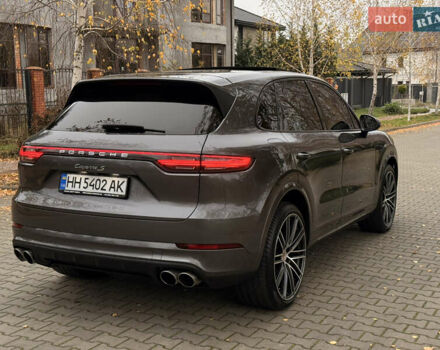 Серый Порше Каен, объемом двигателя 2.89 л и пробегом 59 тыс. км за 57000 $, фото 12 на Automoto.ua