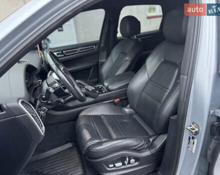 Сірий Порше Cayenne, об'ємом двигуна 3 л та пробігом 149 тис. км за 39300 $, фото 26 на Automoto.ua