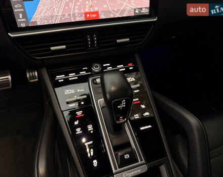 Серый Порше Каен, объемом двигателя 2.89 л и пробегом 59 тыс. км за 57000 $, фото 27 на Automoto.ua