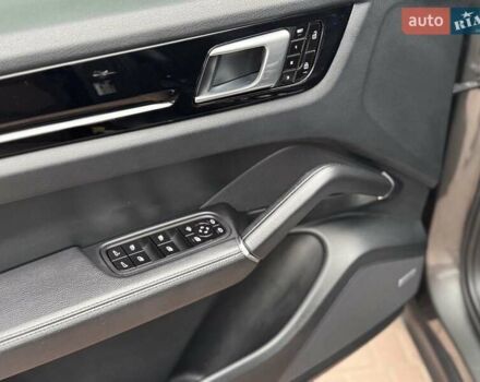 Порше Каен 2018 в Одессе на Automoto.ua Серый Порше Каен, объемом двигателя 2.89 л и пробегом 59 тыс. км за 49900 $, фото 15 на Automoto.ua