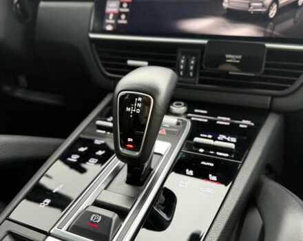 Серый Порше Каен, объемом двигателя 3 л и пробегом 60 тыс. км за 60500 $, фото 38 на Automoto.ua