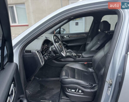 Сірий Порше Cayenne, об'ємом двигуна 3 л та пробігом 149 тис. км за 39300 $, фото 24 на Automoto.ua