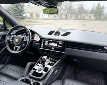 Серый Порше Каен, объемом двигателя 3 л и пробегом 60 тыс. км за 60500 $, фото 29 на Automoto.ua