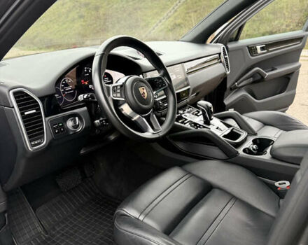 Серый Порше Каен, объемом двигателя 3 л и пробегом 60 тыс. км за 60500 $, фото 31 на Automoto.ua