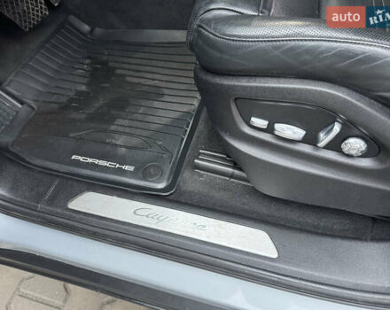 Сірий Порше Cayenne, об'ємом двигуна 3 л та пробігом 149 тис. км за 39300 $, фото 38 на Automoto.ua