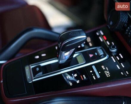 Порше Каен 2018 в Ужгороде на Automoto.ua Серый Порше Каен, объемом двигателя 4 л и пробегом 89 тыс. км за 69000 $, фото 7 на Automoto.ua