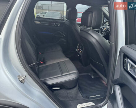 Сірий Порше Cayenne, об'ємом двигуна 3 л та пробігом 149 тис. км за 39300 $, фото 56 на Automoto.ua