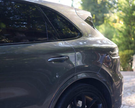 Порше Каен 2018 в Ужгороде на Automoto.ua Серый Порше Каен, объемом двигателя 4 л и пробегом 89 тыс. км за 69000 $, фото 16 на Automoto.ua