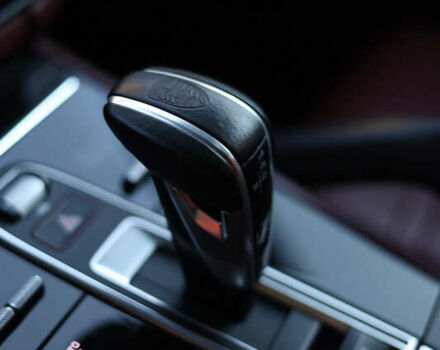 Порше Каен 2018 в Ужгороде на Automoto.ua Серый Порше Каен, объемом двигателя 4 л и пробегом 89 тыс. км за 69000 $, фото 6 на Automoto.ua