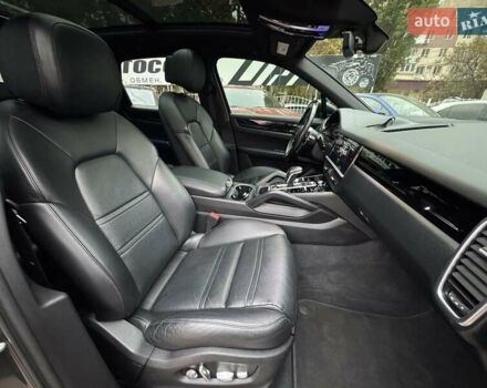 Порше Каен 2018 в Одессе на Automoto.ua Серый Порше Каен, объемом двигателя 2.89 л и пробегом 59 тыс. км за 49900 $, фото 20 на Automoto.ua