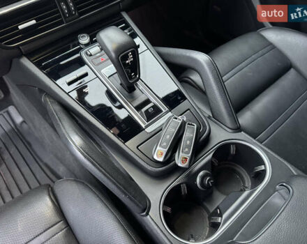 Сірий Порше Cayenne, об'ємом двигуна 3 л та пробігом 149 тис. км за 39300 $, фото 30 на Automoto.ua