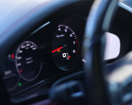 Порше Каен 2018 в Ужгороде на Automoto.ua Серый Порше Каен, объемом двигателя 4 л и пробегом 89 тыс. км за 69000 $, фото 5 на Automoto.ua