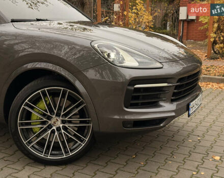 Серый Порше Каен, объемом двигателя 2.89 л и пробегом 59 тыс. км за 57000 $, фото 1 на Automoto.ua