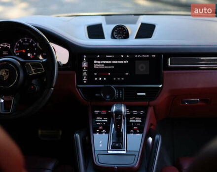 Порше Каен 2018 в Ужгороде на Automoto.ua Серый Порше Каен, объемом двигателя 4 л и пробегом 89 тыс. км за 69000 $, фото 11 на Automoto.ua