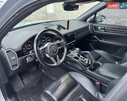 Сірий Порше Cayenne, об'ємом двигуна 3 л та пробігом 149 тис. км за 39300 $, фото 25 на Automoto.ua
