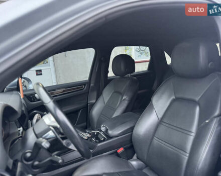 Сірий Порше Cayenne, об'ємом двигуна 3 л та пробігом 149 тис. км за 39300 $, фото 27 на Automoto.ua