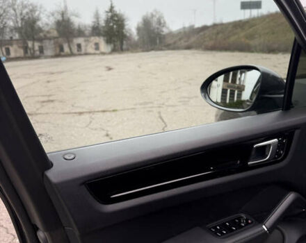 Серый Порше Каен, объемом двигателя 3 л и пробегом 60 тыс. км за 60500 $, фото 43 на Automoto.ua