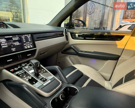 Сірий Порше Cayenne, об'ємом двигуна 3 л та пробігом 168 тис. км за 54000 $, фото 45 на Automoto.ua