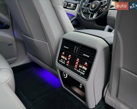 Сірий Порше Cayenne, об'ємом двигуна 2.89 л та пробігом 90 тис. км за 83500 $, фото 41 на Automoto.ua