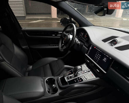 Серый Порше Каен, объемом двигателя 2.9 л и пробегом 32 тыс. км за 64000 $, фото 24 на Automoto.ua