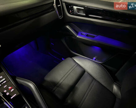 Серый Порше Каен, объемом двигателя 2.9 л и пробегом 32 тыс. км за 64000 $, фото 43 на Automoto.ua