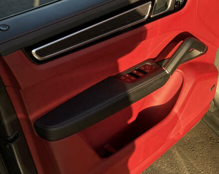 Серый Порше Каен, объемом двигателя 3 л и пробегом 75 тыс. км за 62000 $, фото 14 на Automoto.ua