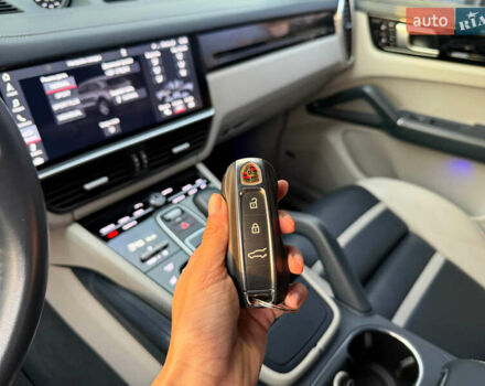 Сірий Порше Cayenne, об'ємом двигуна 3 л та пробігом 168 тис. км за 46467 $, фото 47 на Automoto.ua