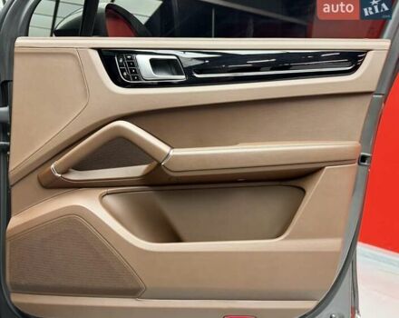 Сірий Порше Cayenne, об'ємом двигуна 3 л та пробігом 88 тис. км за 63900 $, фото 50 на Automoto.ua