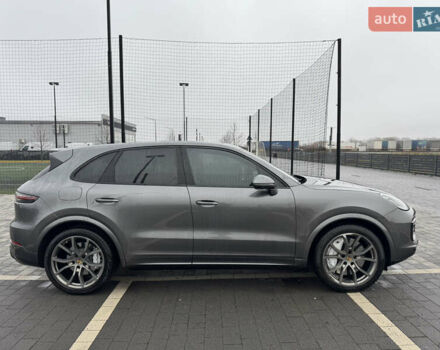 Серый Порше Каен, объемом двигателя 4 л и пробегом 74 тыс. км за 69900 $, фото 7 на Automoto.ua