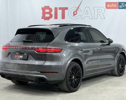 Сірий Порше Cayenne, об'ємом двигуна 3 л та пробігом 46 тис. км за 61800 $, фото 5 на Automoto.ua