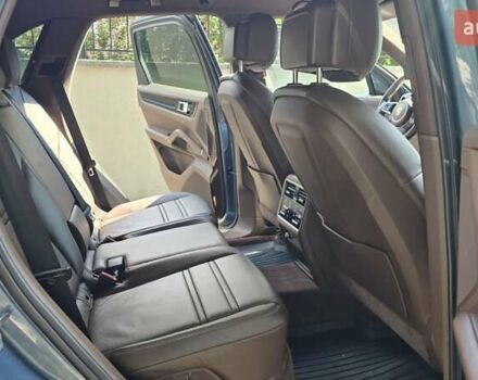 Серый Порше Каен, объемом двигателя 3 л и пробегом 101 тыс. км за 55000 $, фото 25 на Automoto.ua