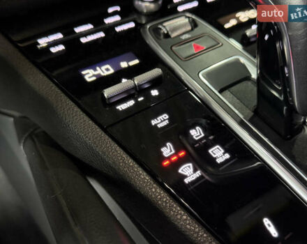 Сірий Порше Cayenne, об'ємом двигуна 3 л та пробігом 46 тис. км за 61800 $, фото 39 на Automoto.ua