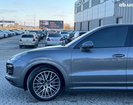 Серый Порше Каен, объемом двигателя 2.9 л и пробегом 88 тыс. км за 70990 $, фото 3 на Automoto.ua