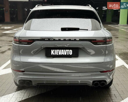 Серый Порше Каен, объемом двигателя 2.9 л и пробегом 32 тыс. км за 64000 $, фото 6 на Automoto.ua