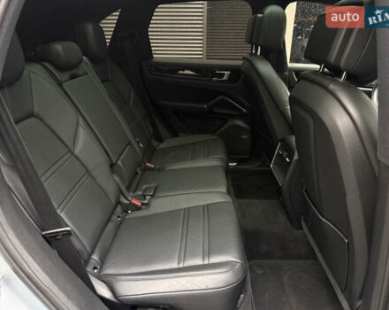 Серый Порше Каен, объемом двигателя 2.9 л и пробегом 32 тыс. км за 64000 $, фото 22 на Automoto.ua