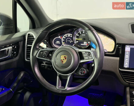 Сірий Порше Cayenne, об'ємом двигуна 3 л та пробігом 46 тис. км за 61800 $, фото 29 на Automoto.ua