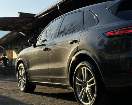 Серый Порше Каен, объемом двигателя 3 л и пробегом 75 тыс. км за 62000 $, фото 27 на Automoto.ua