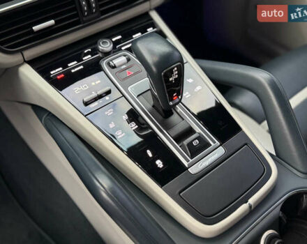 Сірий Порше Cayenne, об'ємом двигуна 3 л та пробігом 168 тис. км за 46467 $, фото 32 на Automoto.ua