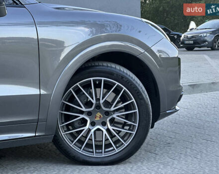 Сірий Порше Cayenne, об'ємом двигуна 2.89 л та пробігом 86 тис. км за 77000 $, фото 16 на Automoto.ua