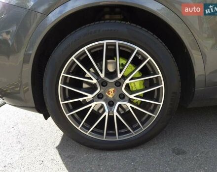 Серый Порше Каен, объемом двигателя 3 л и пробегом 115 тыс. км за 85000 $, фото 17 на Automoto.ua