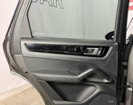 Сірий Порше Cayenne, об'ємом двигуна 3 л та пробігом 46 тис. км за 61800 $, фото 60 на Automoto.ua